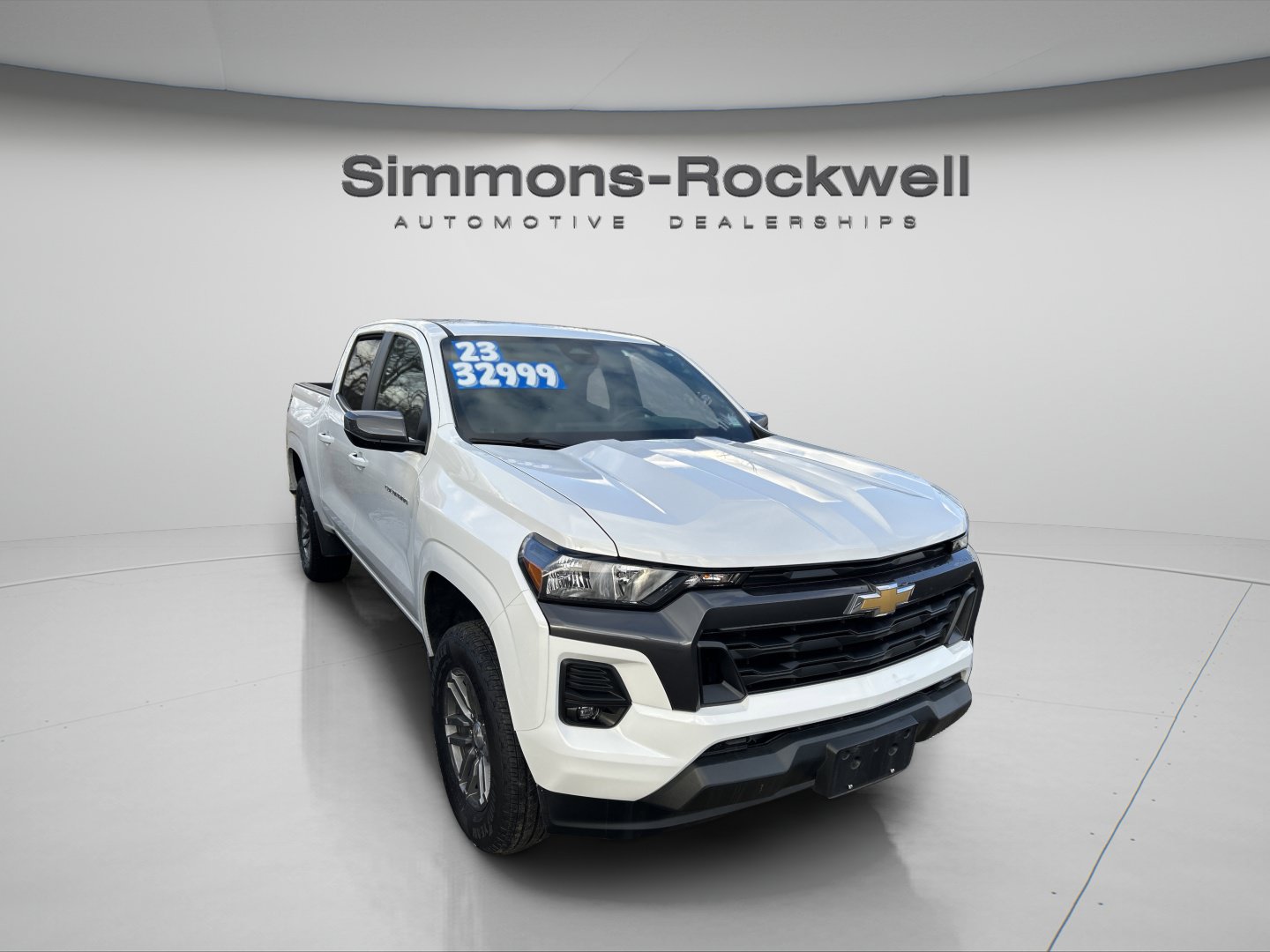 Used 2023 Chevrolet Colorado LT w/ LT Convenience Package II AWD/4WD image 5