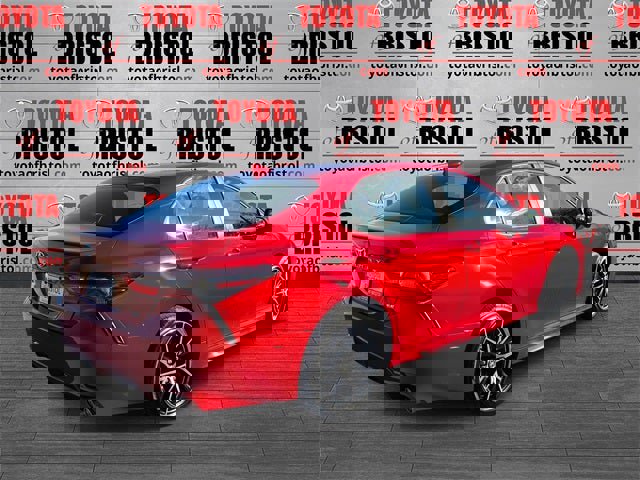 Used 2023 Toyota Camry SE image 3