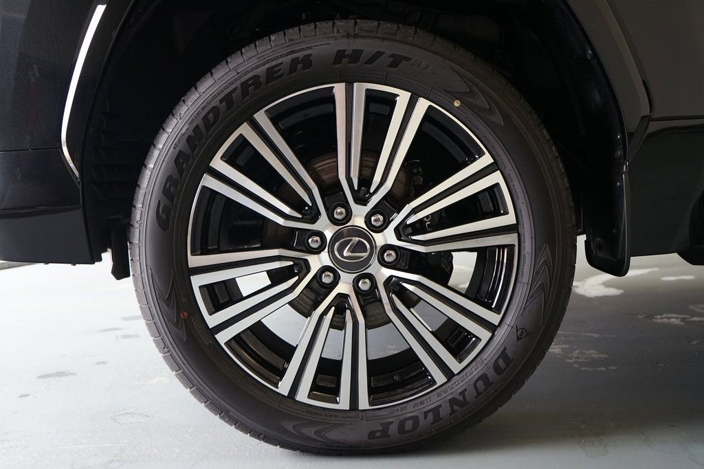 Used 2026 Lexus LX 600 4WD w/ Luxury Package image 38