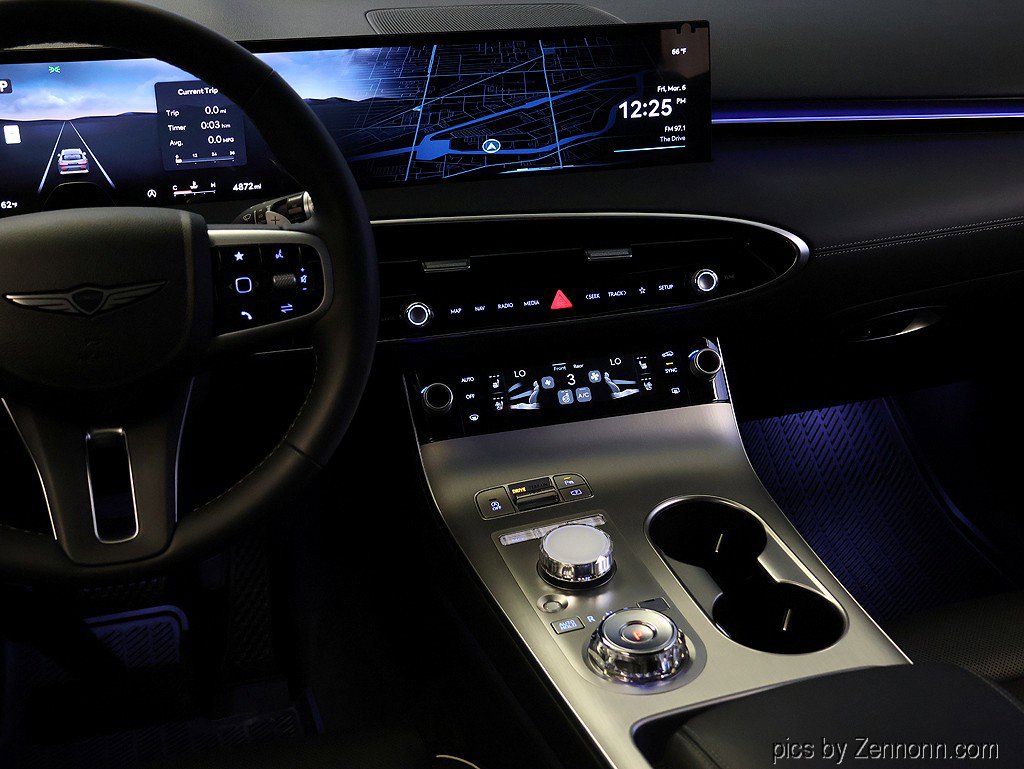 Used 2026 Genesis GV70 2.5T Advanced image 16