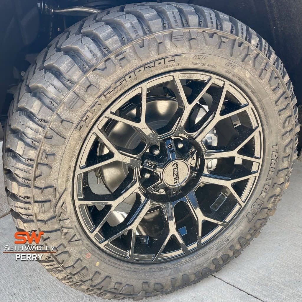 New 2025 GMC Sierra 1500 Pro AWD/4WD image 9