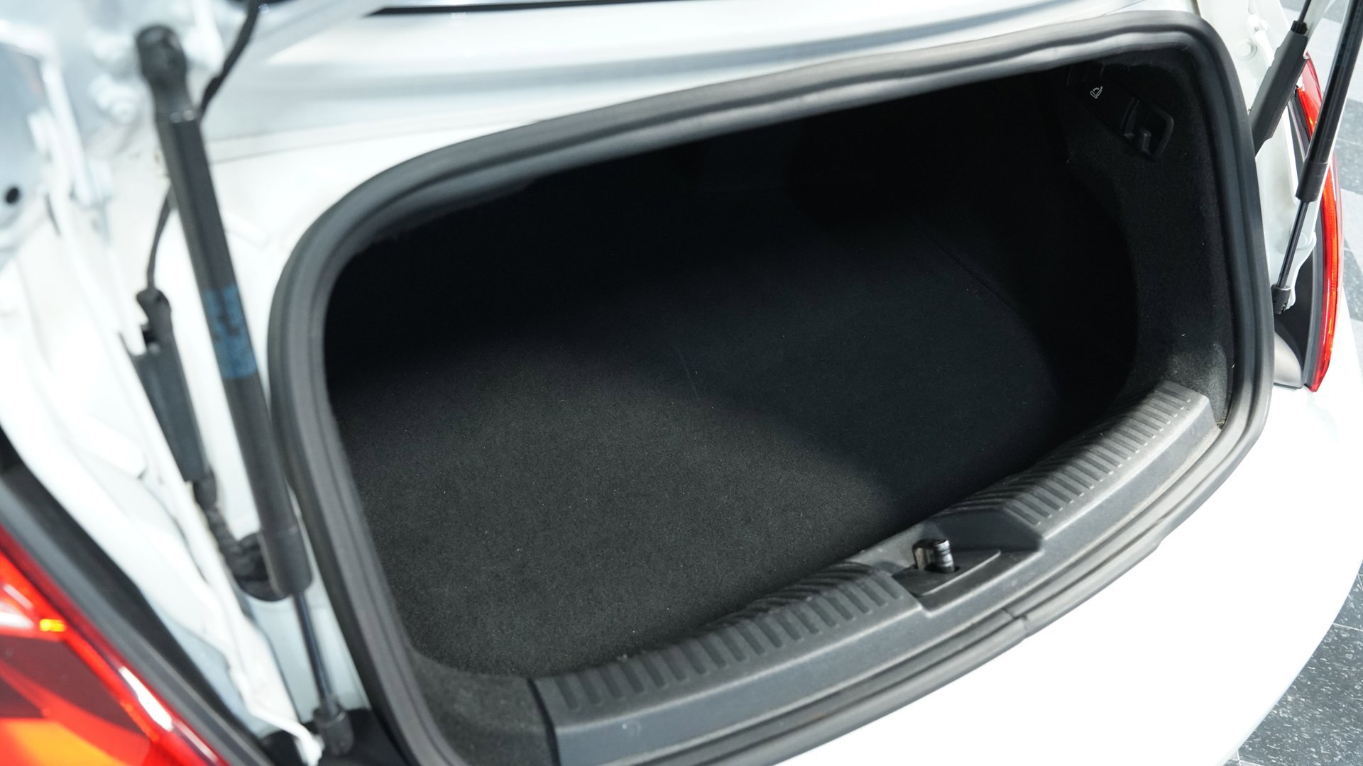 Used 2014 Volkswagen Beetle 1.8T image 40