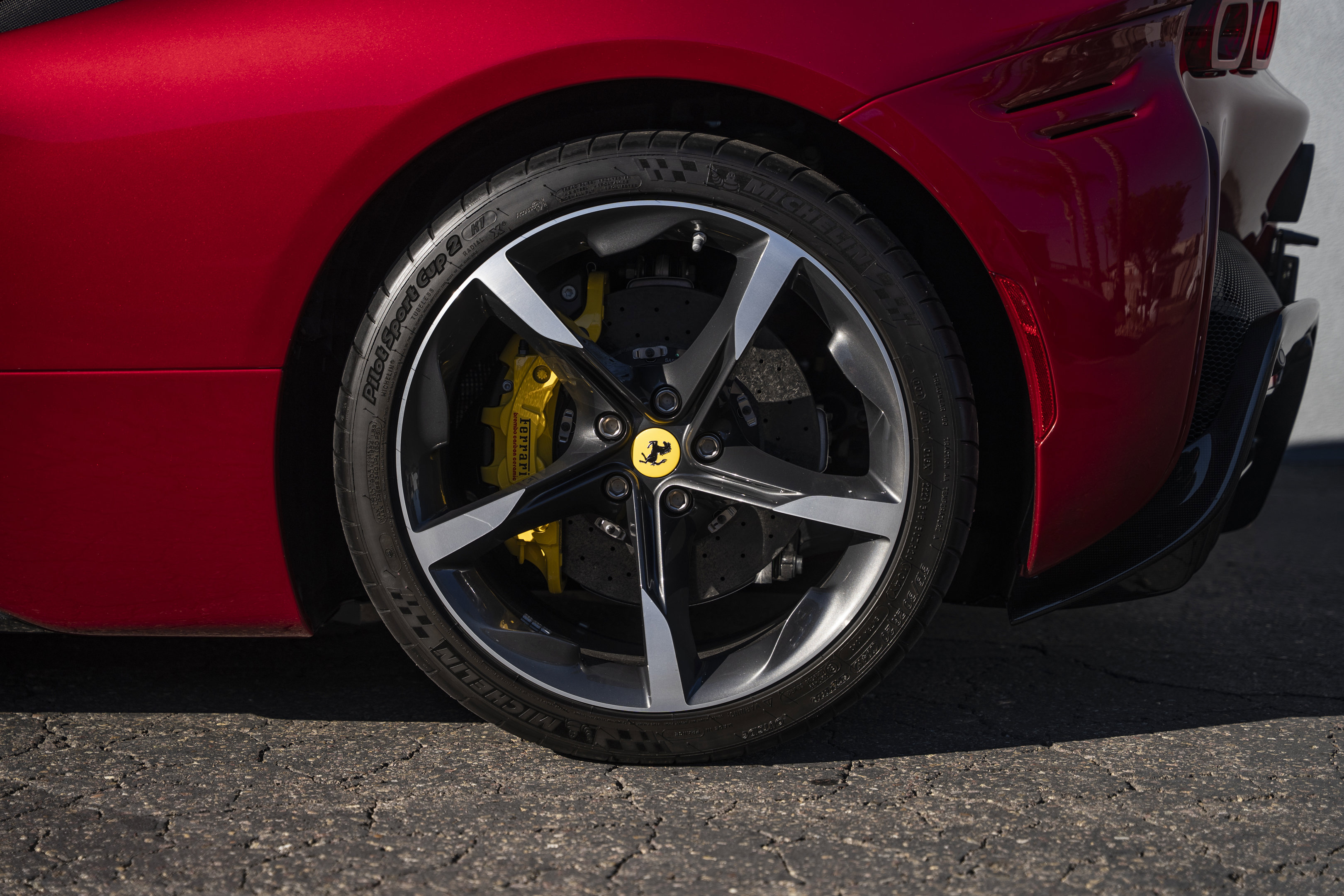 Used 2022 Ferrari SF90 Spider image 32