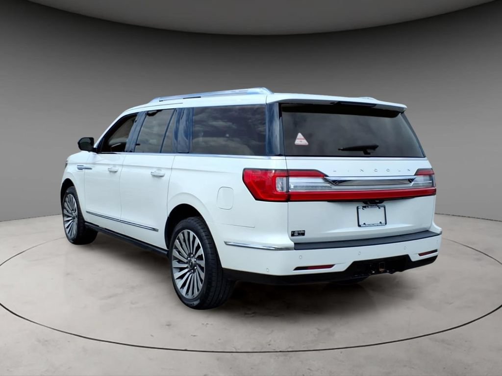 Used 2021 Lincoln Navigator L Reserve w/ Luxury Package AWD/4WD image 3