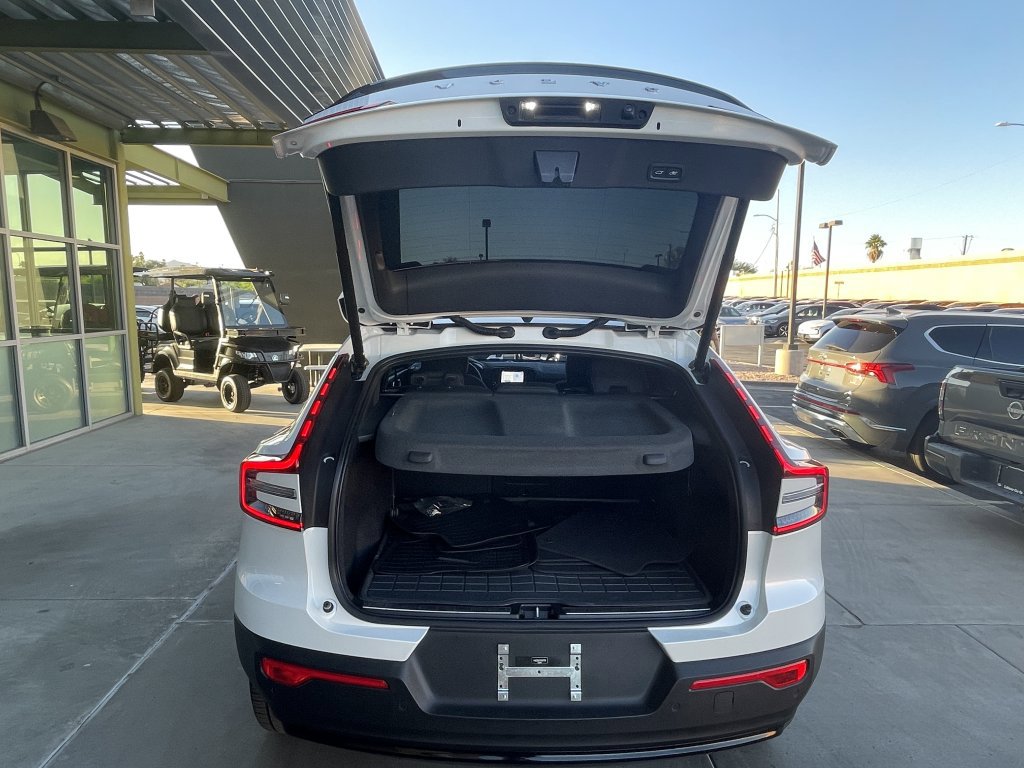 Used 2023 Volvo C40 P8 Recharge Plus w/ Climate Package image 15