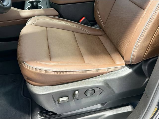 Used 2024 Chevrolet Suburban High Country image 20