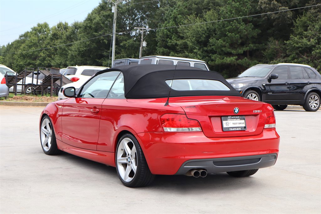 Used 2011 BMW 135i Convertible RWD image 9
