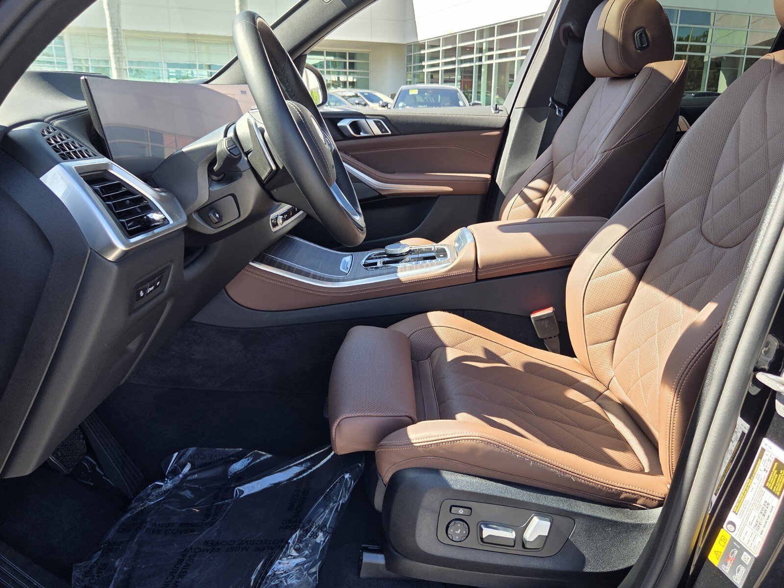 Used 2025 BMW X5 xDrive50e image 10