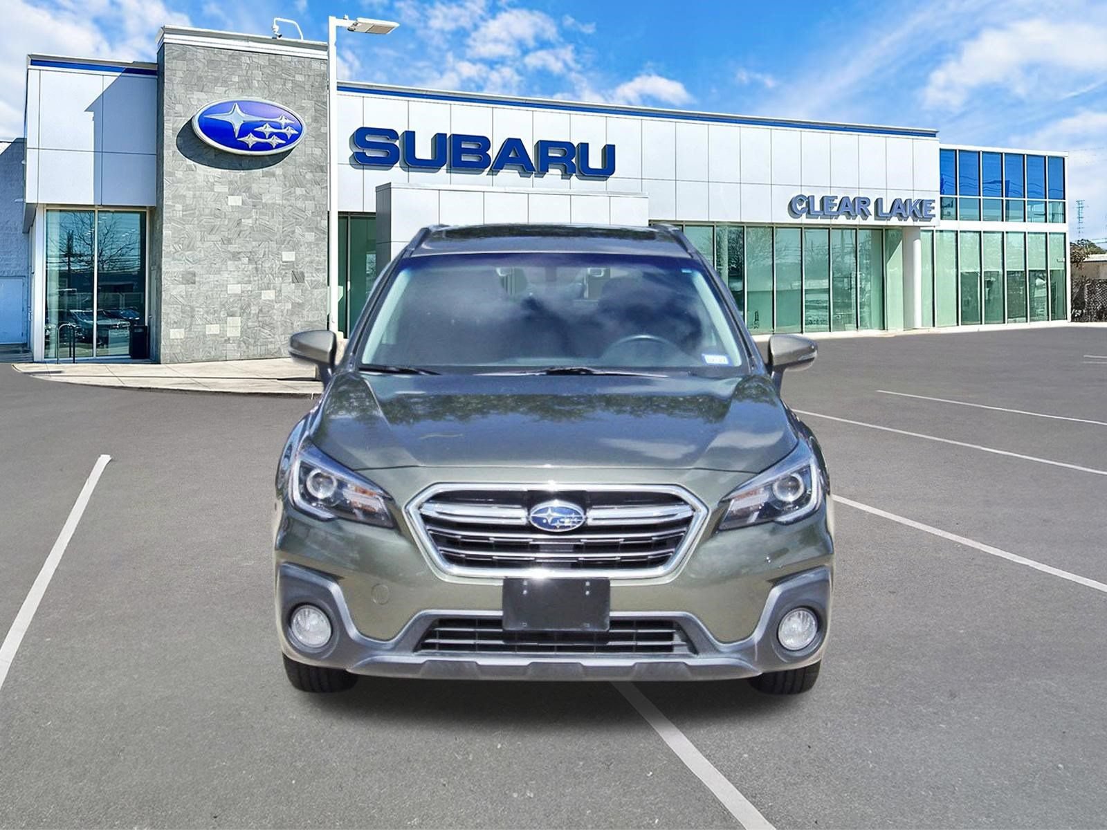 Used 2019 Subaru Outback 3.6R Touring AWD/4WD image 2
