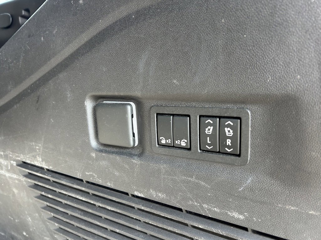 Used 2021 Chevrolet Suburban Premier w/ Max Trailering Package image 45