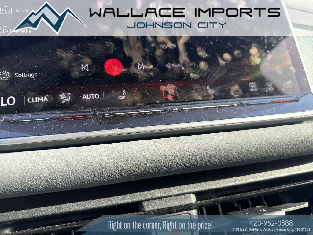 New 2025 Volkswagen Tiguan SE AWD/4WD image 30
