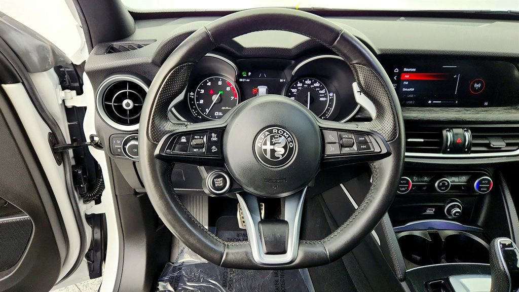 Used 2022 Alfa Romeo Stelvio Sprint image 13