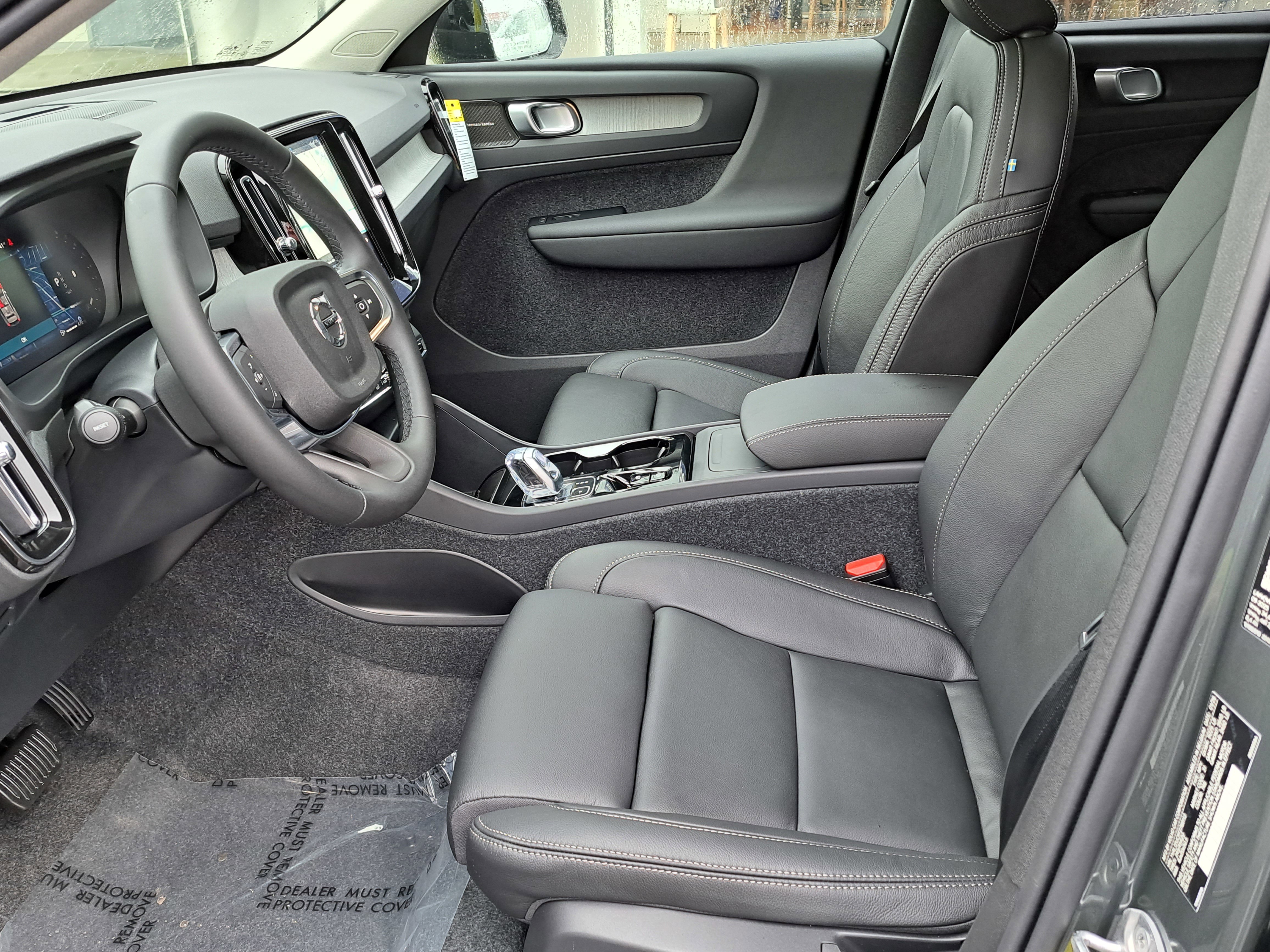 New 2026 Volvo XC40 B5 Plus w/ Climate Package image 6