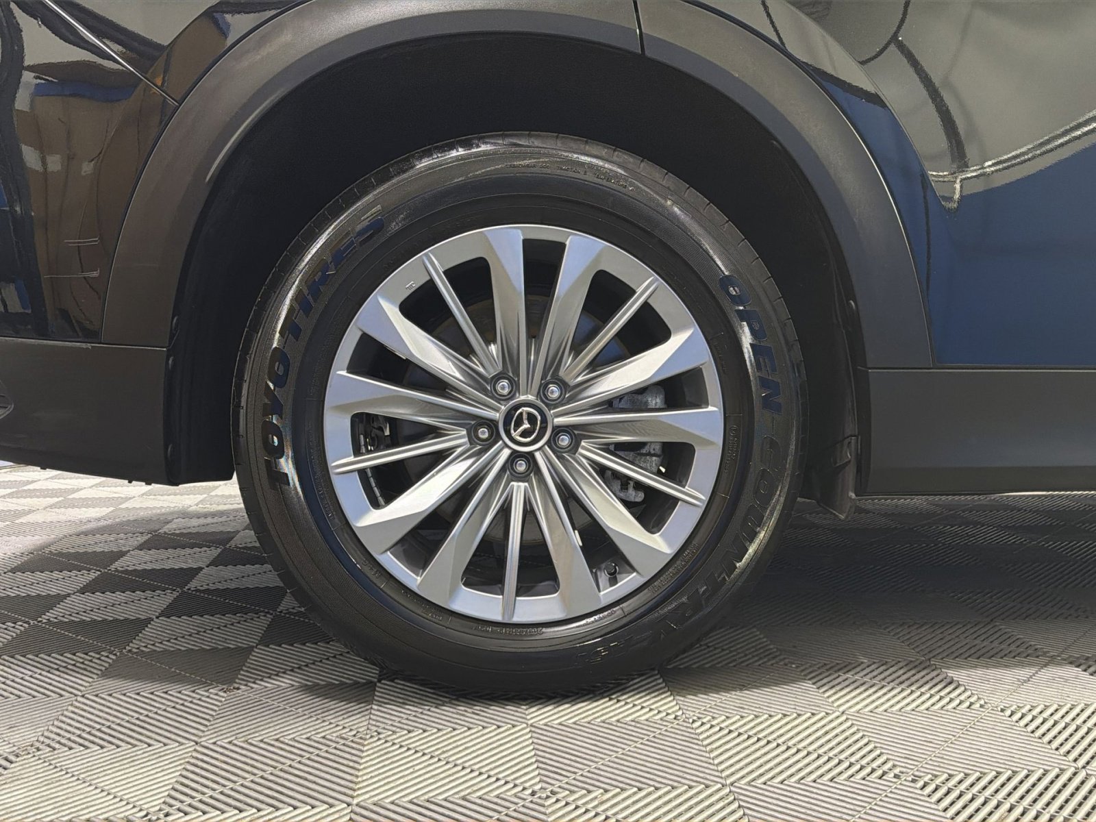 Used 2024 MAZDA CX-90 Plug-In Hybrid w/ Preferred AWD/4WD image 17