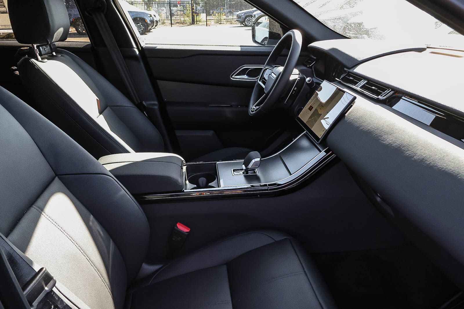 New 2026 Land Rover Range Rover Velar S AWD/4WD image 17