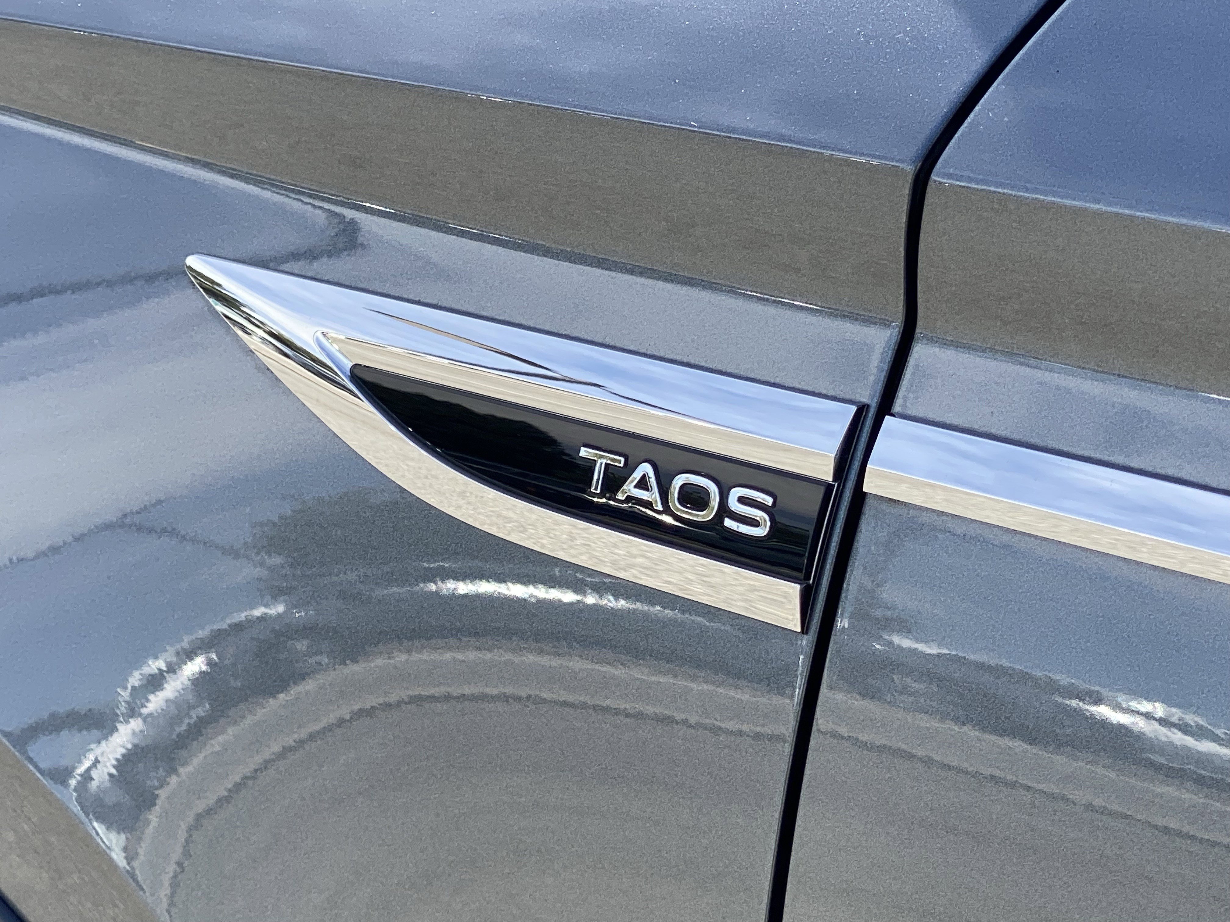 Certified 2022 Volkswagen Taos SE image 14