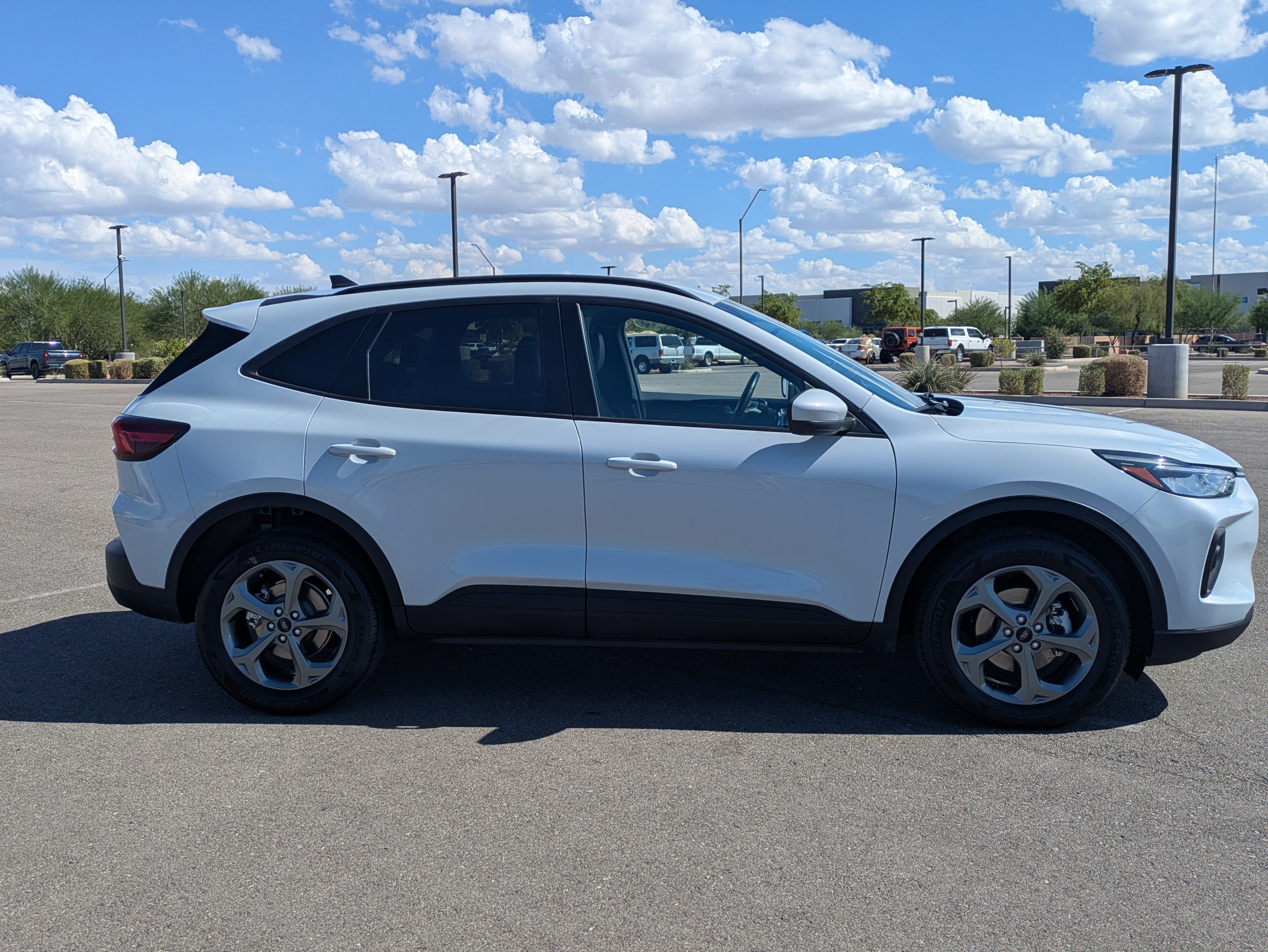Used 2025 Ford Escape ST-Line Select AWD/4WD image 6