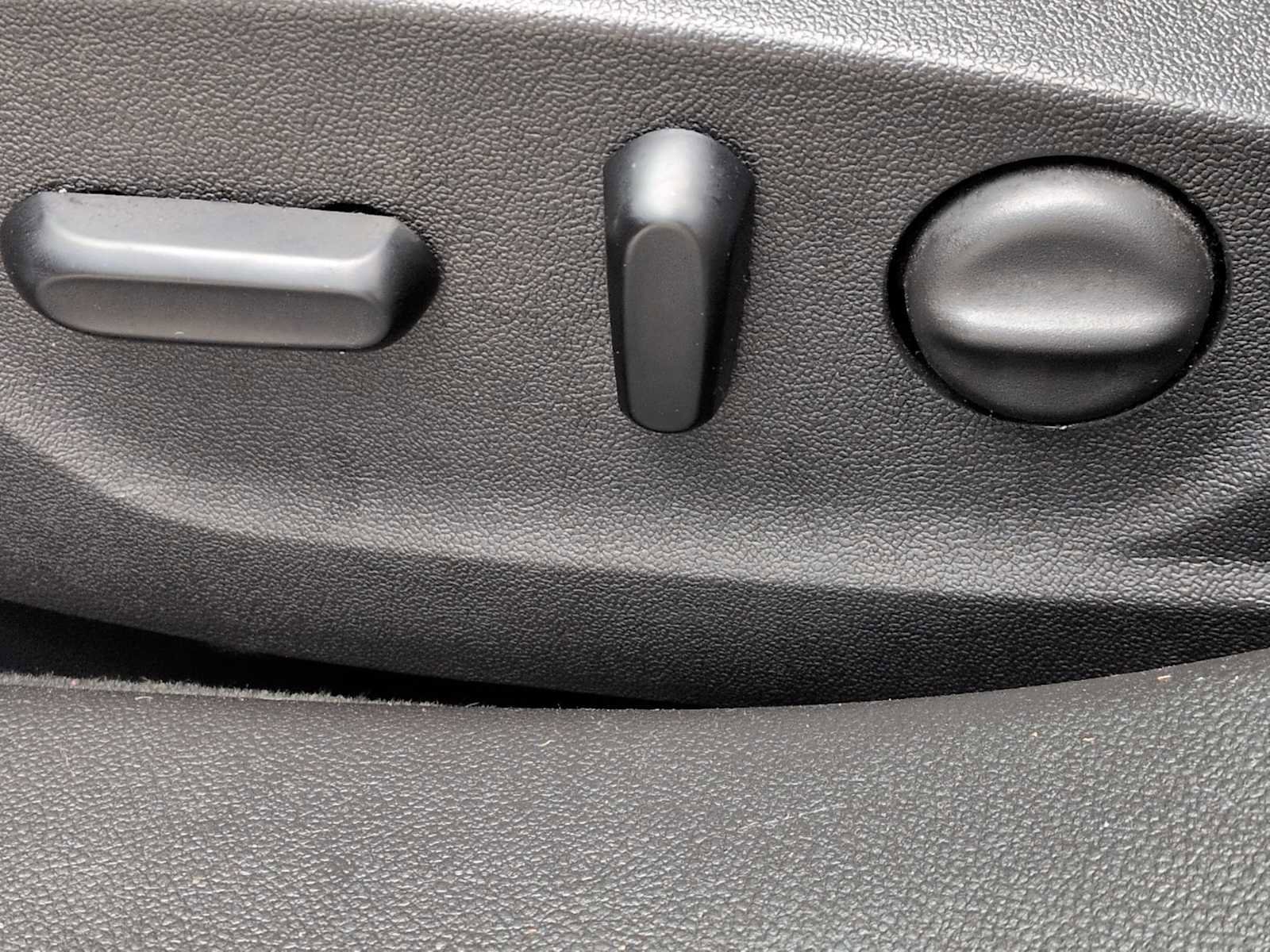 Used 2017 Buick Regal GS w/ Driver Confidence Package #2 image 18