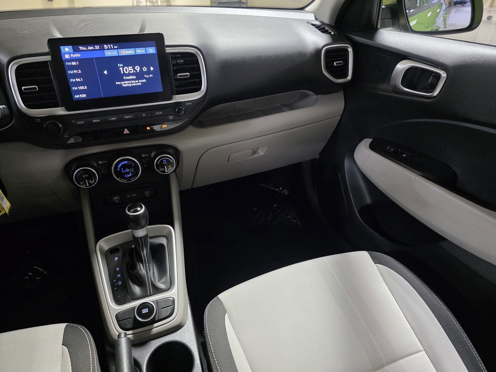 Certified 2023 Hyundai Venue SEL image 17