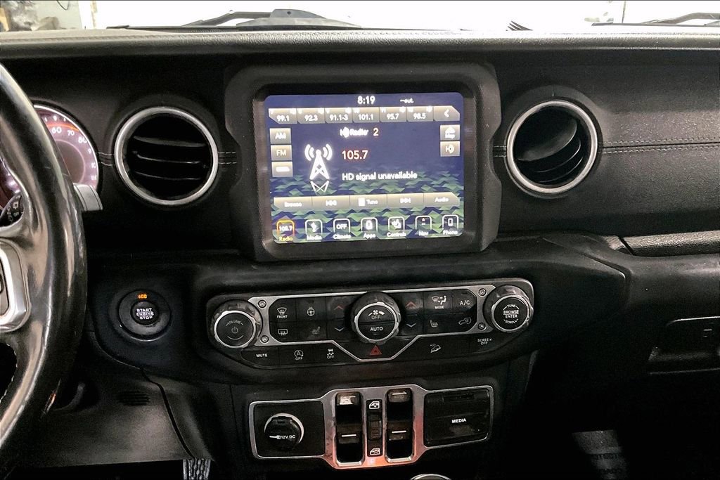 Used 2019 Jeep Wrangler Unlimited Sahara image 19