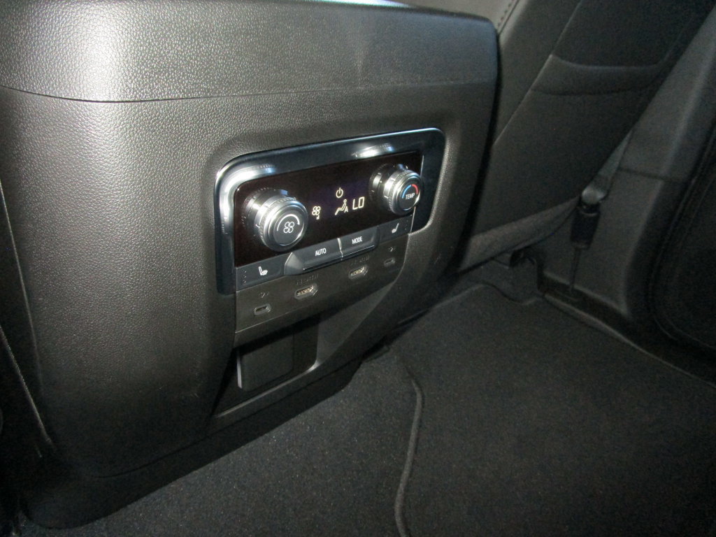 New 2026 GMC Yukon Elevation w/ Elevation Premium Package RWD image 18