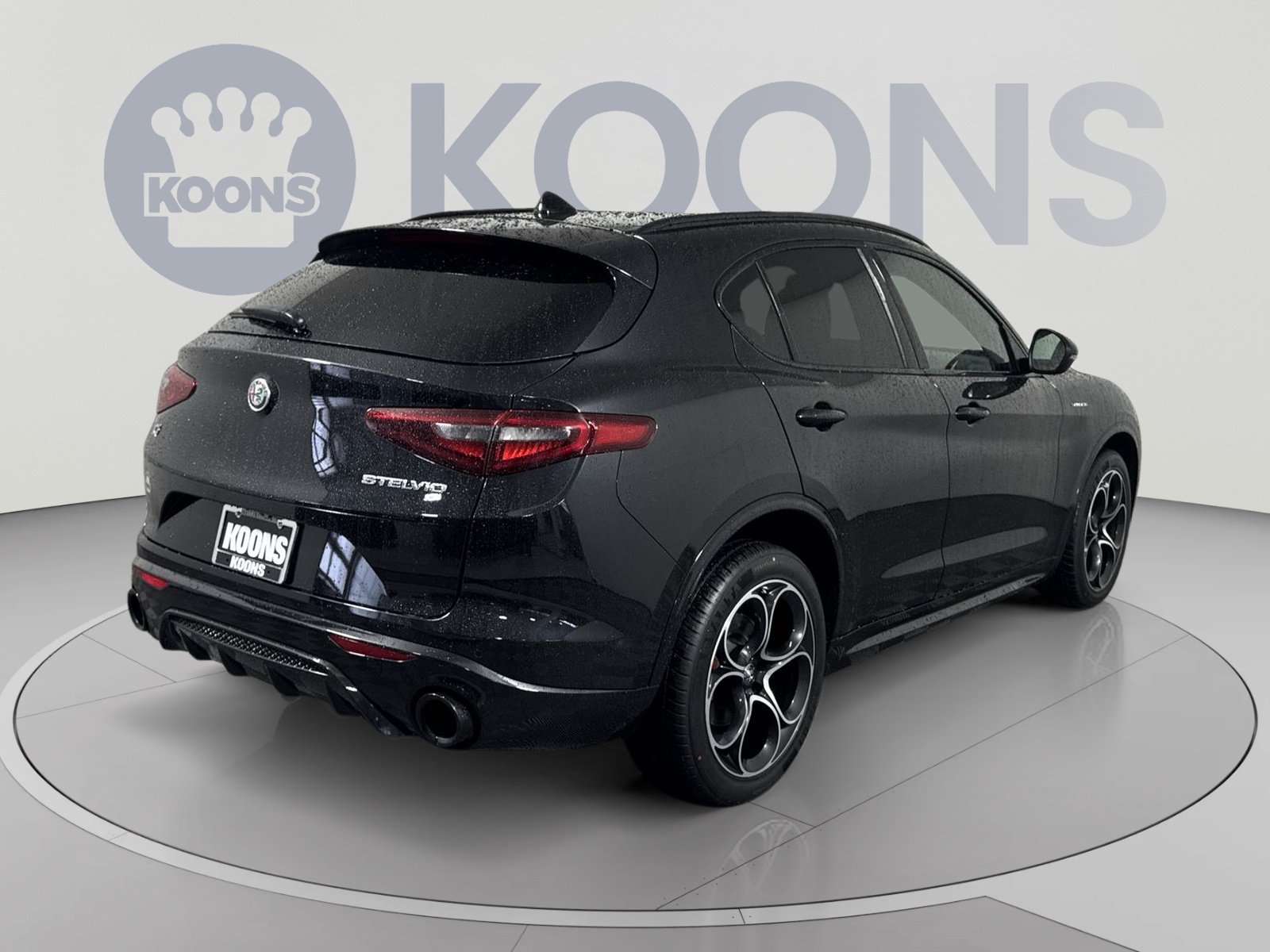 Used 2023 Alfa Romeo Stelvio Veloce AWD/4WD image 7