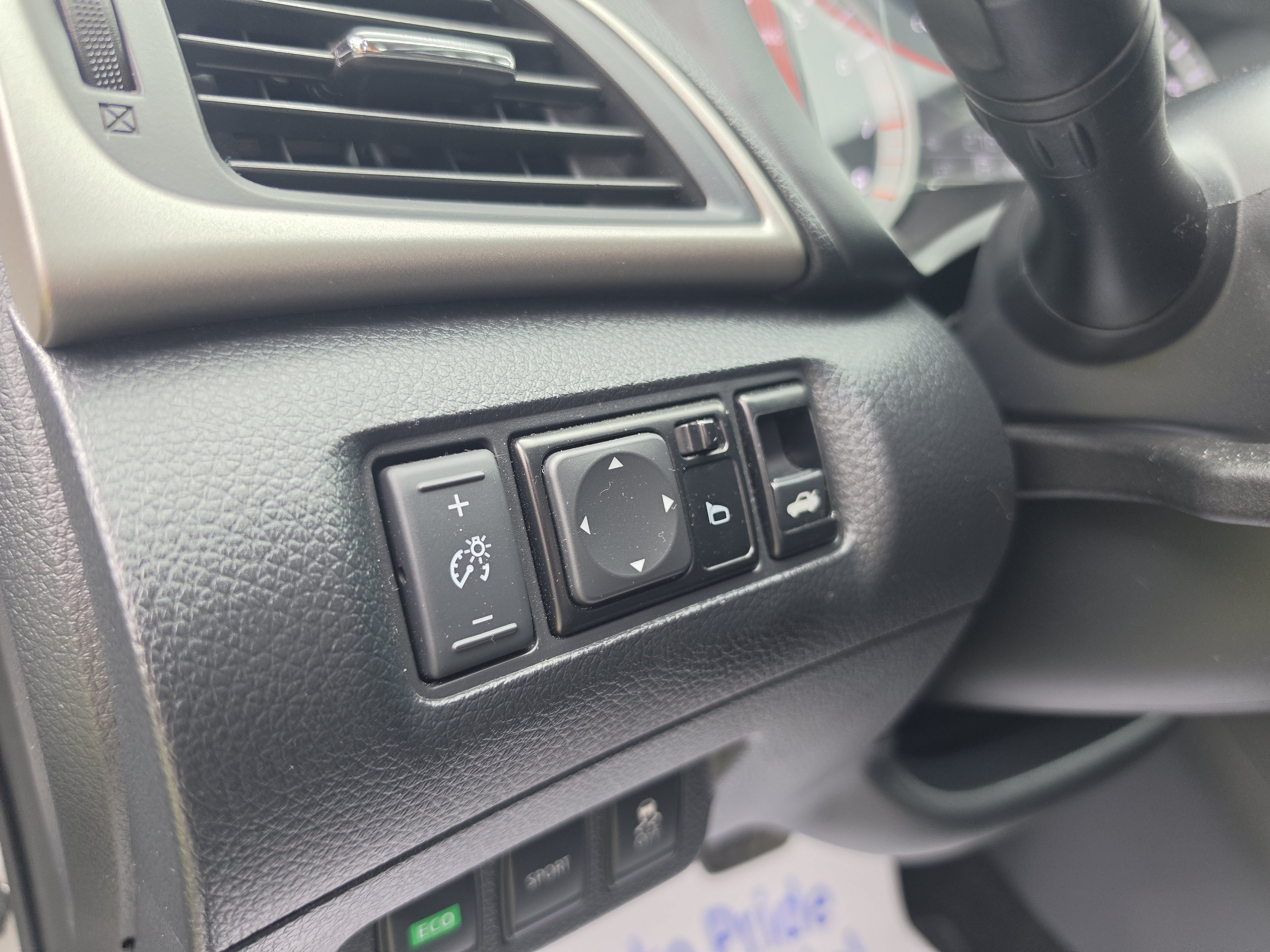 Used 2014 Nissan Sentra SL w/ Leather Package FWD image 17
