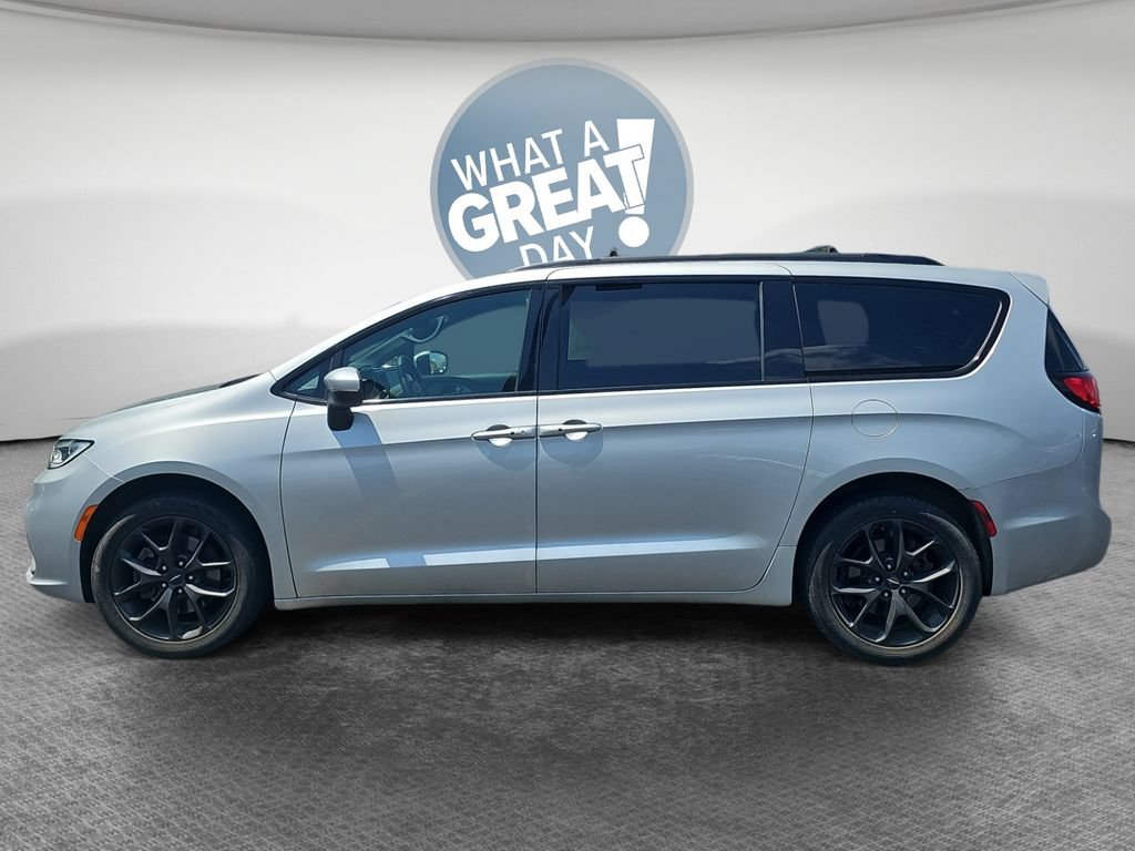 Certified 2023 Chrysler Pacifica Touring-L w/ S Appearance Package AWD/4WD image 7