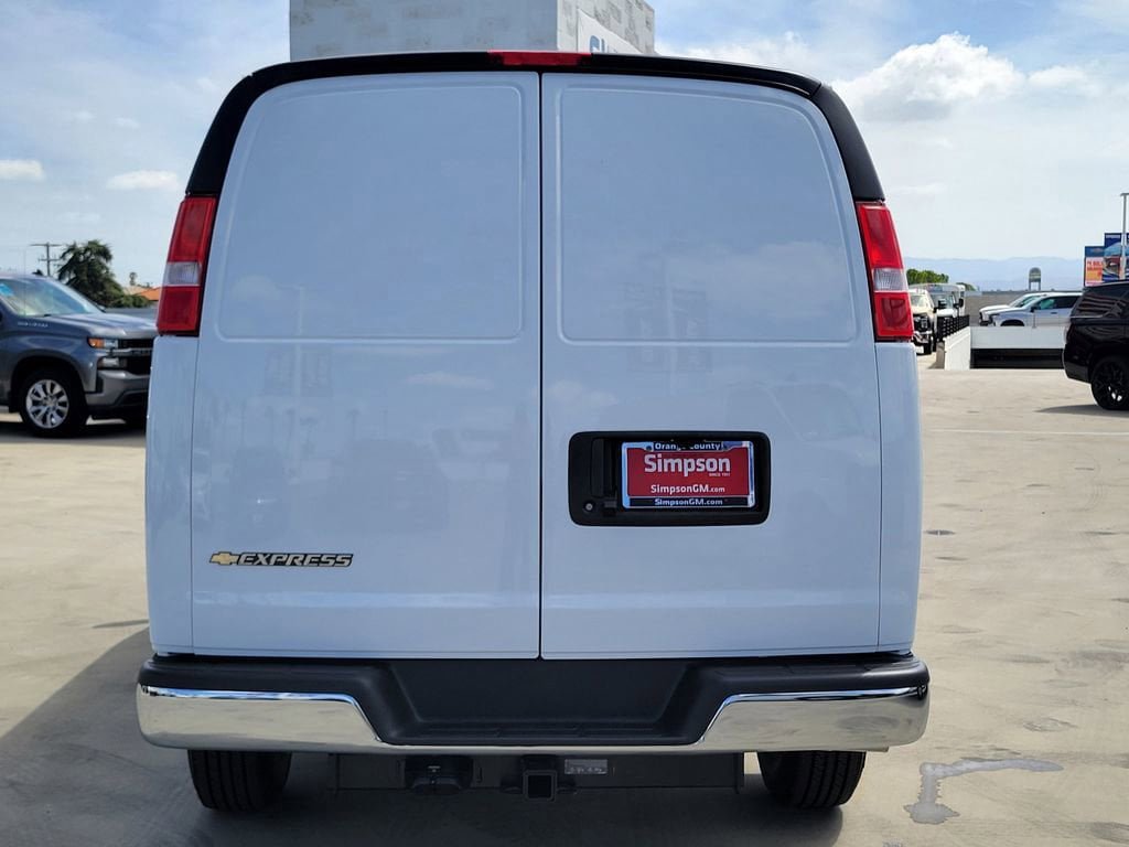 New 2026 Chevrolet Express 3500 Extended RWD image 18