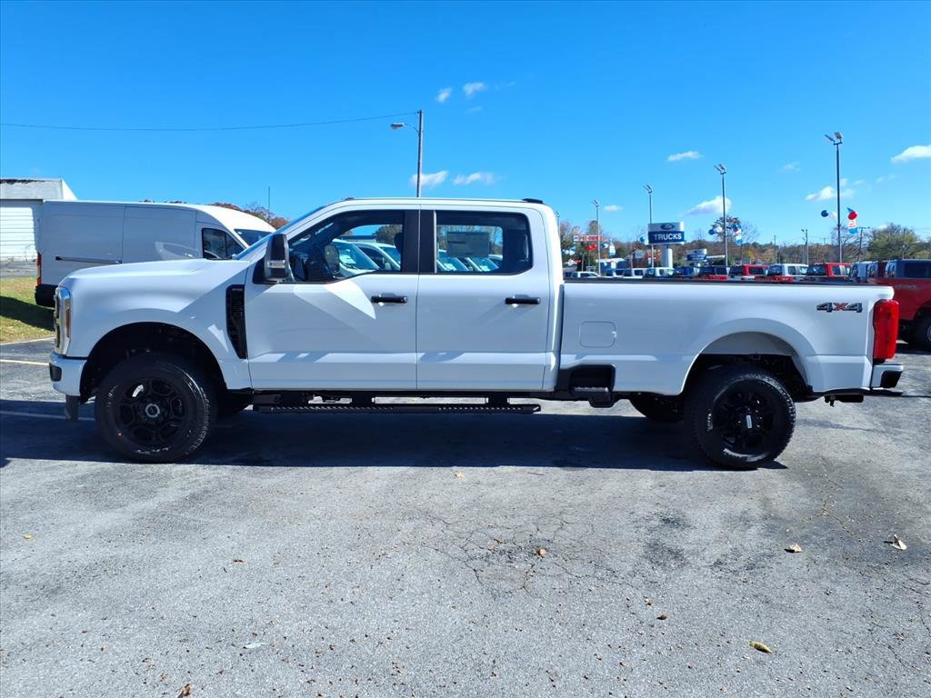 New 2026 Ford F350 4x4 Crew Cab Super Duty image 2