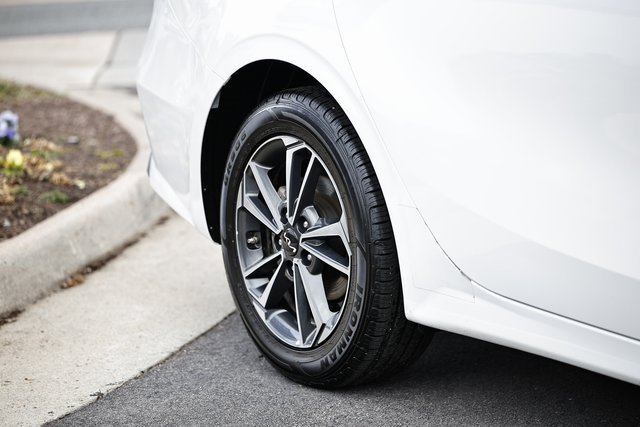 Used 2024 Kia Forte LXS image 12