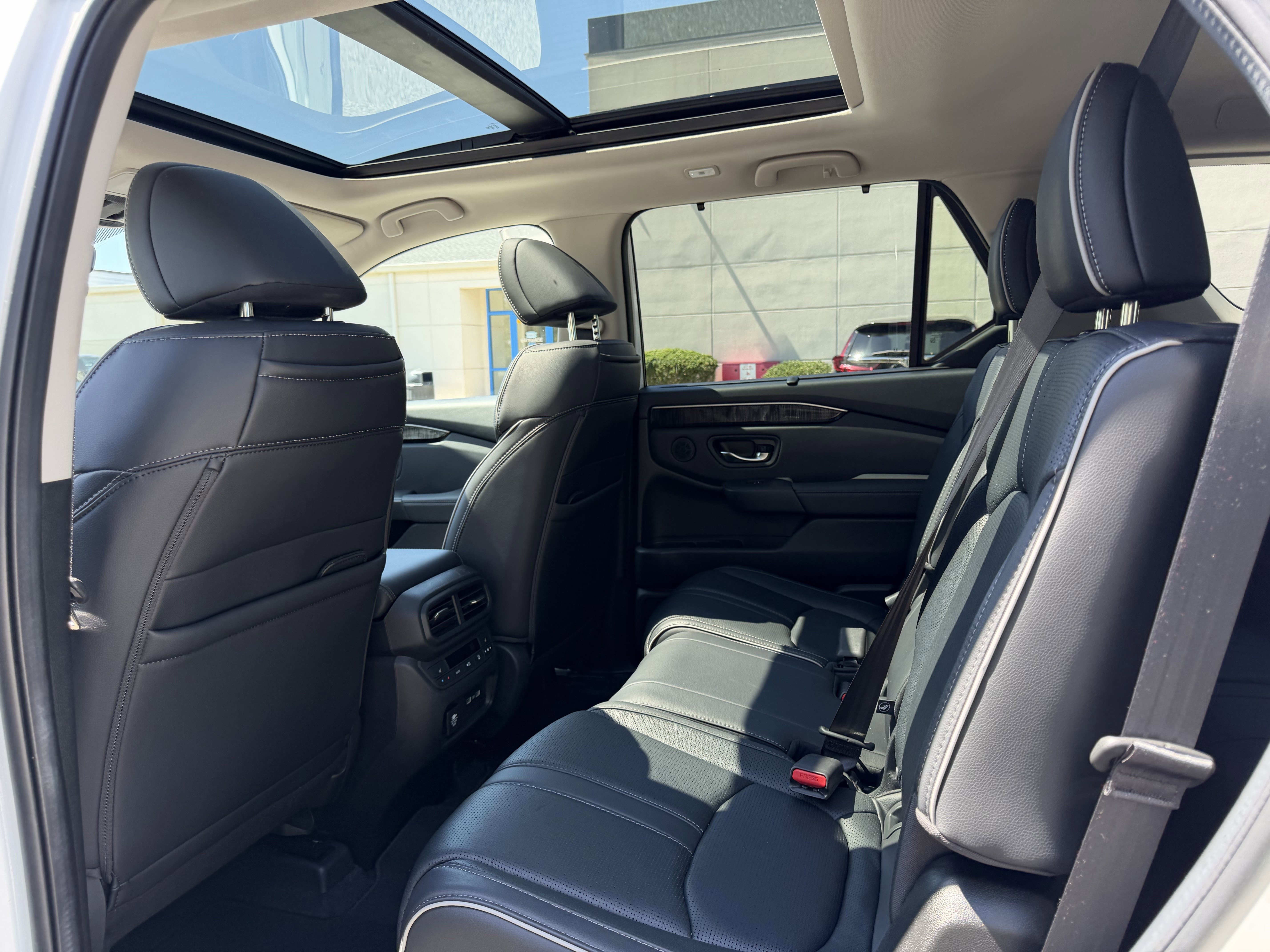 Used 2023 Honda Pilot Elite image 26