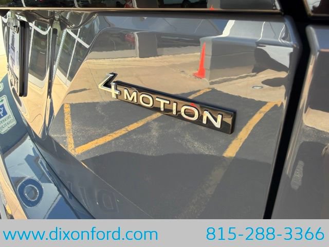 Used 2025 Volkswagen Atlas Peak Edition SE AWD/4WD image 29