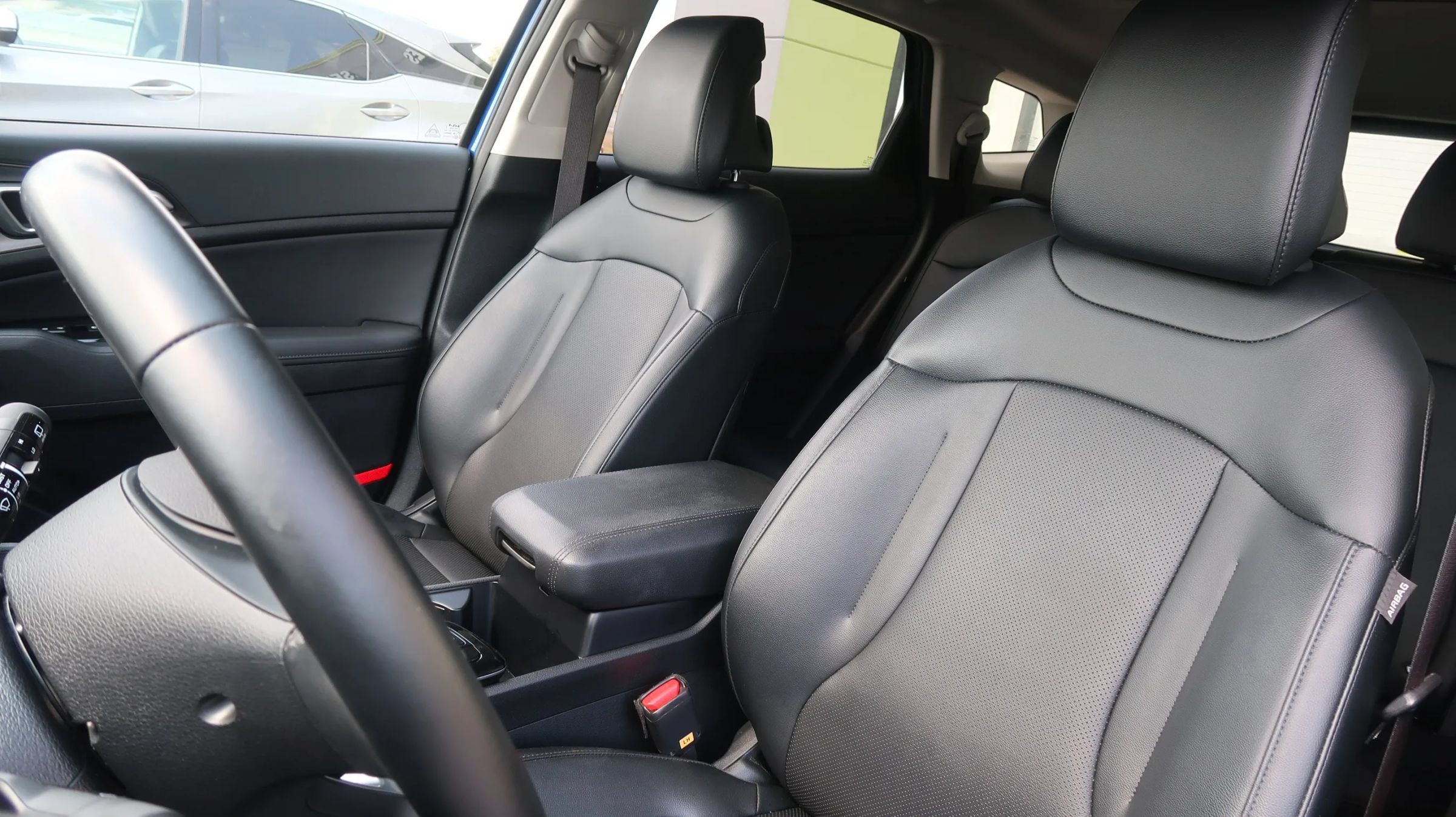 Used 2025 Kia Sportage EX w/ Premium Package AWD/4WD image 18