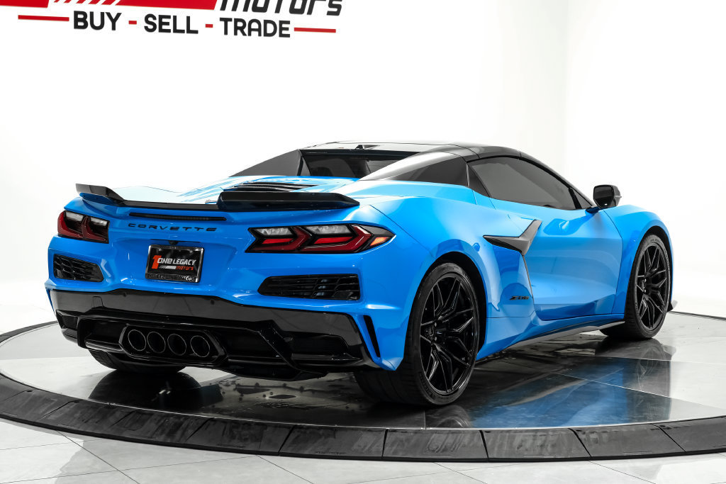 Used 2025 Chevrolet Corvette Z06 RWD image 14