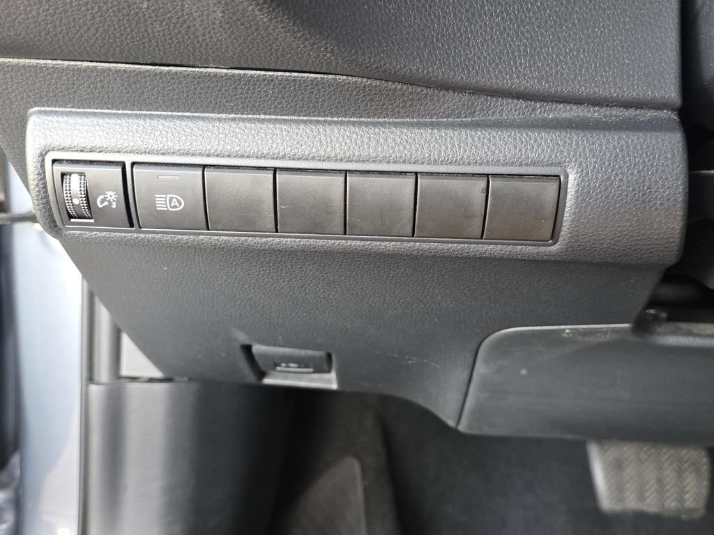 Used 2024 Toyota Corolla LE FWD image 17