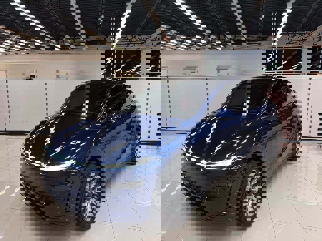 Used 2026 Tesla Model Y AWD image 2