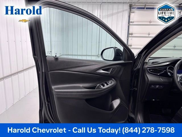 Used 2023 Buick Encore GX Preferred w/ Cold Weather Comfort Package FWD image 14