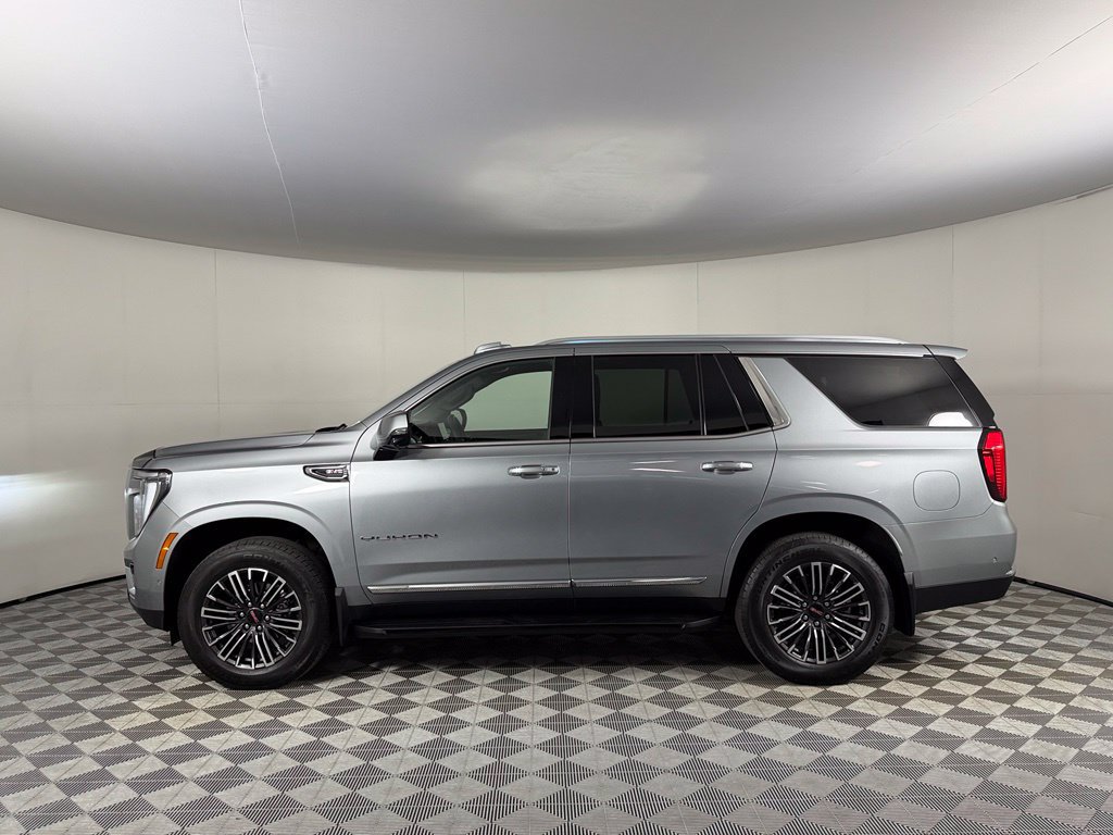 Used 2025 GMC Yukon Elevation AWD/4WD image 9