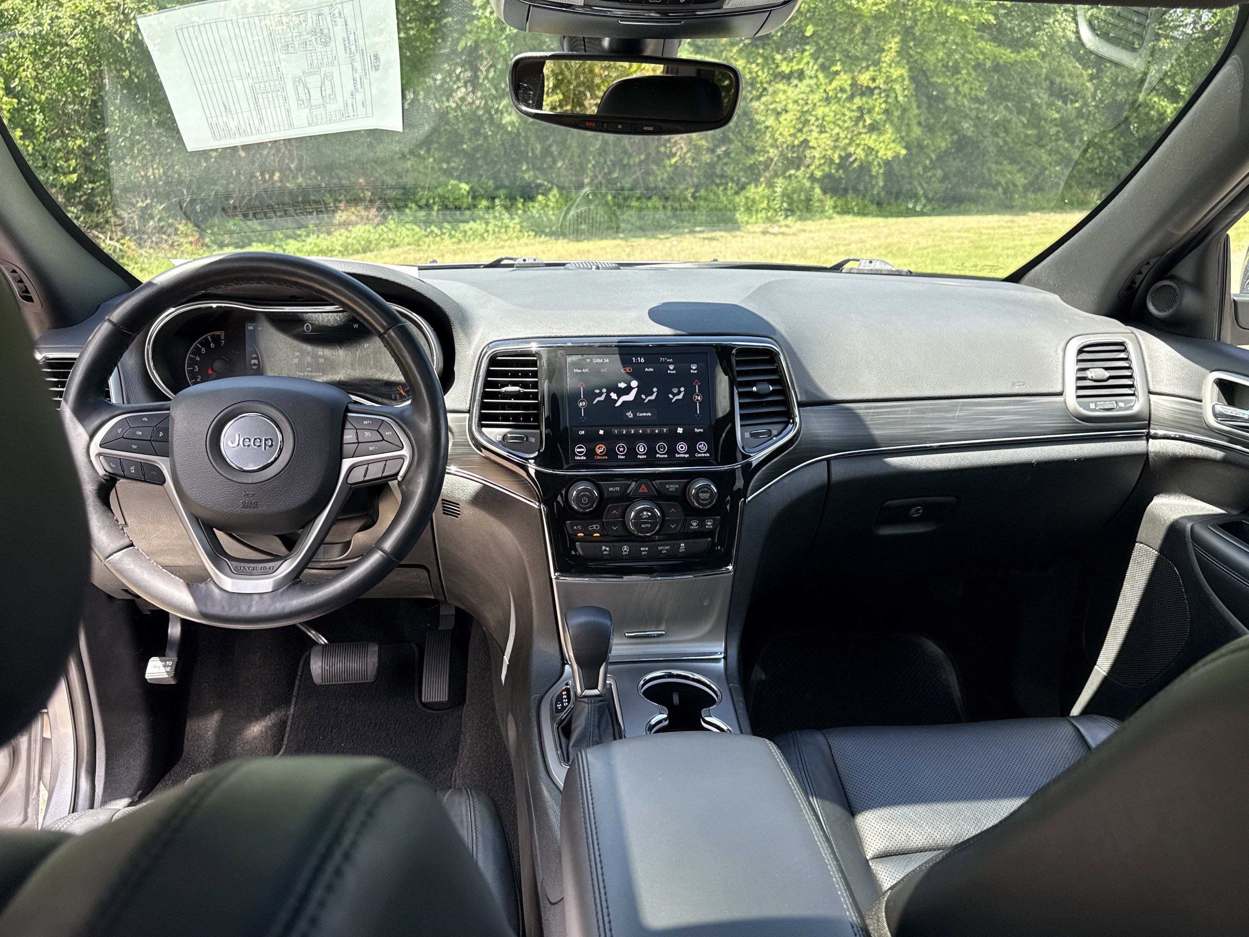 Used 2021 Jeep Grand Cherokee Limited w/ Luxury Group II image 19