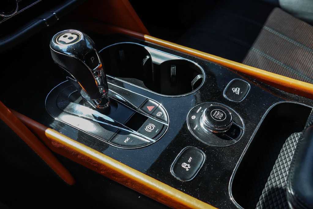 Used 2020 Bentley Bentayga AWD/4WD image 33