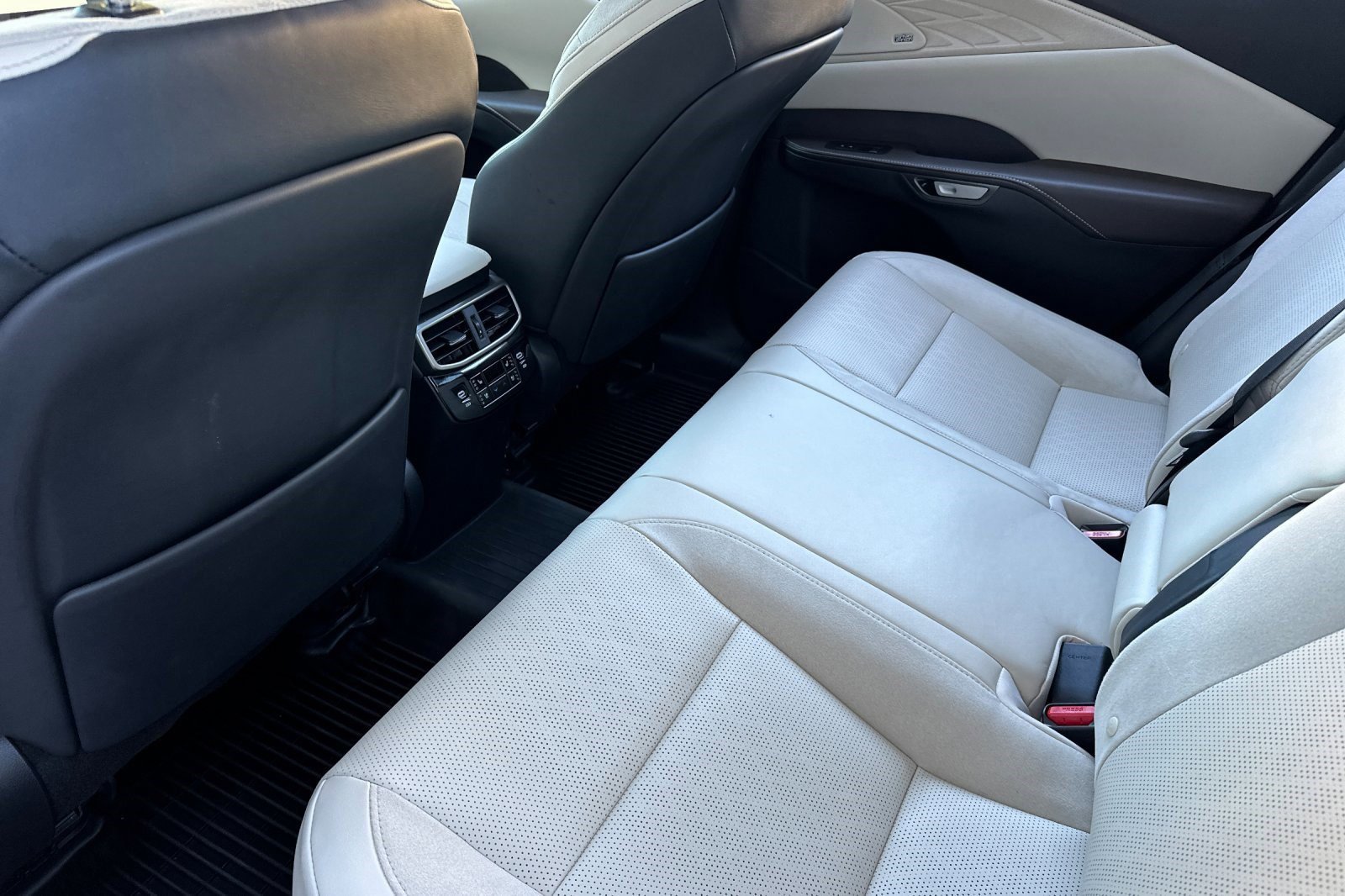 Certified 2024 Lexus RX 350 w/ Luxury Package image 26