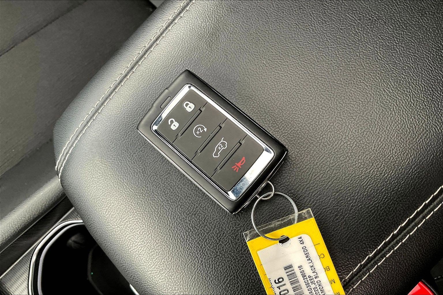 Used 2025 Jeep Grand Cherokee Laredo X w/ Luxury Tech Group I image 10