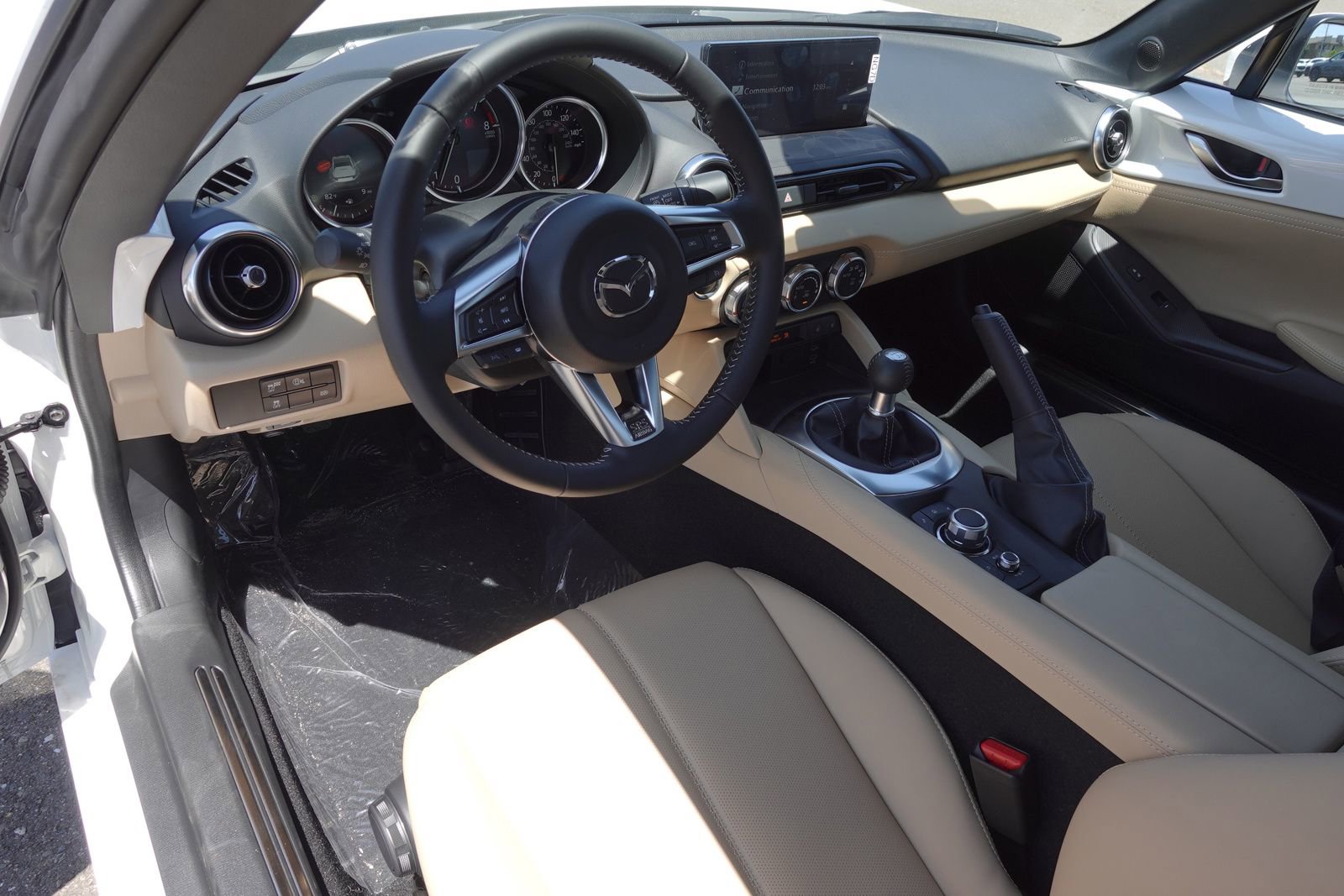 New 2026 MAZDA MX-5 Miata RF Grand Touring w/ Weather Package RWD image 10