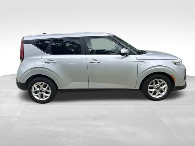 Used 2020 Kia Soul S FWD image 2
