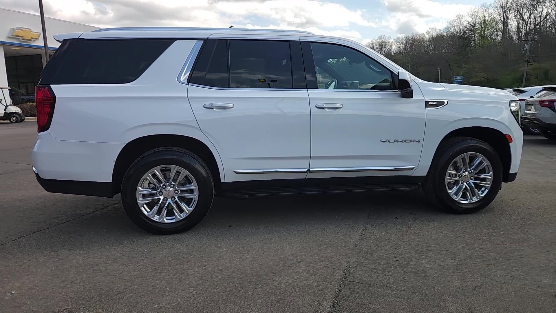 Used 2024 GMC Yukon SLT image 8
