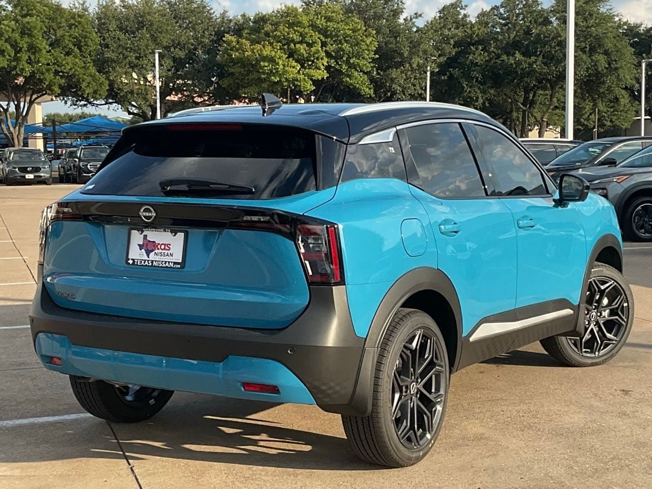 New 2027 Nissan Kicks SR FWD image 4