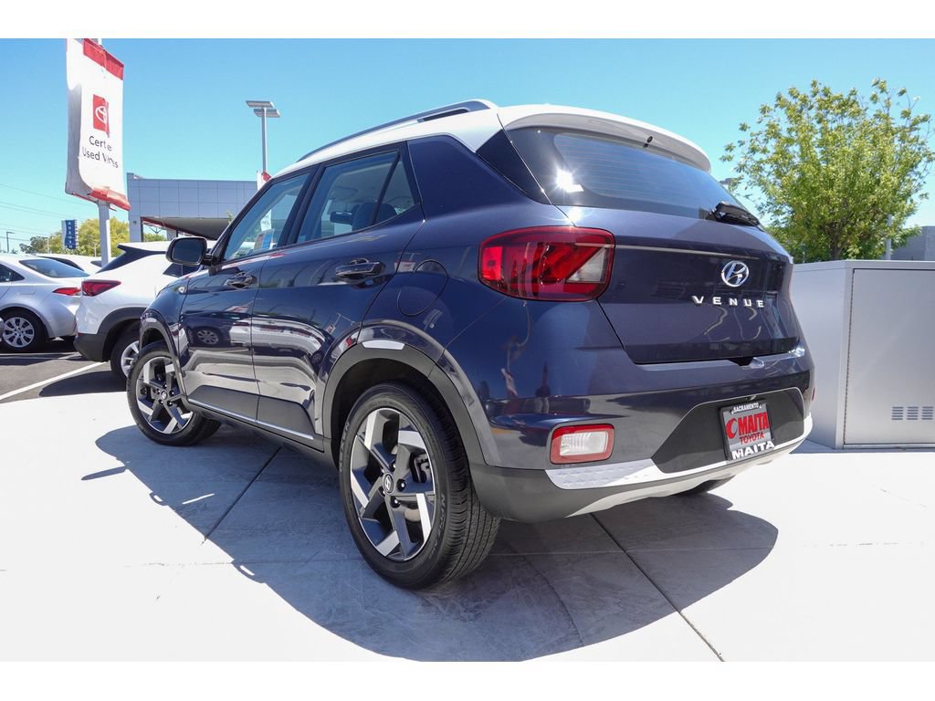 Used 2021 Hyundai Venue FWD image 8