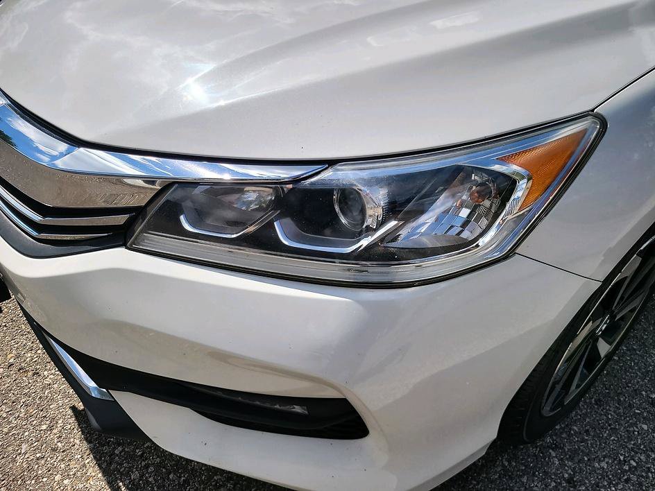 Used 2017 Honda Accord EX-L image 10