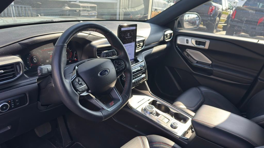 Used 2024 Ford Explorer ST w/ Equipment Group 401A image 9